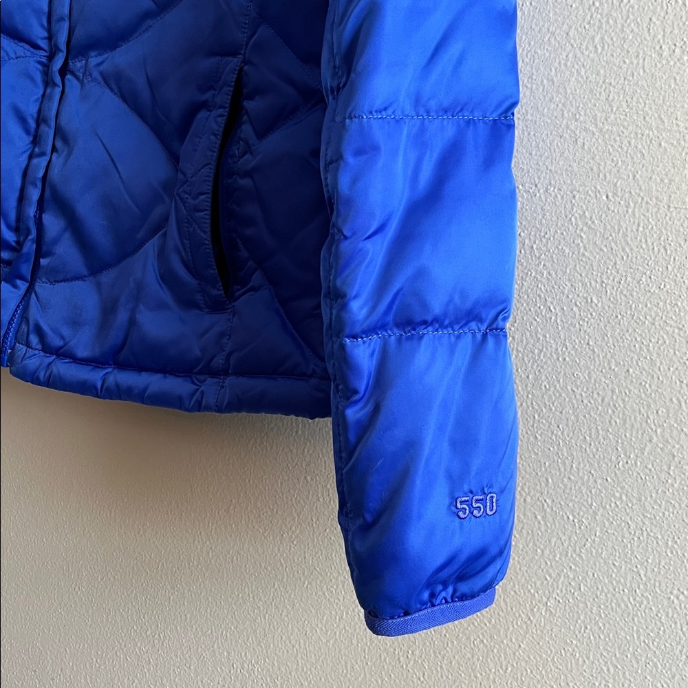 The North Face 550 Puffer Jacket - Picture 3 of 8